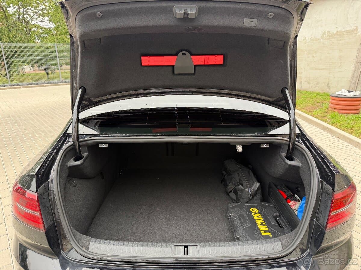 2015 Volkswagen PASSAT - 8