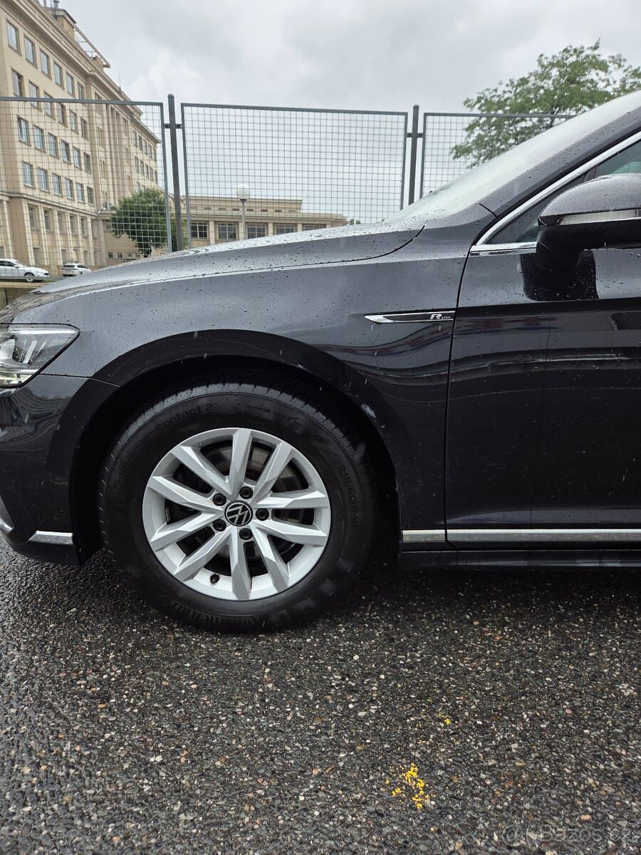2023 Volkswagen PASSAT - 8