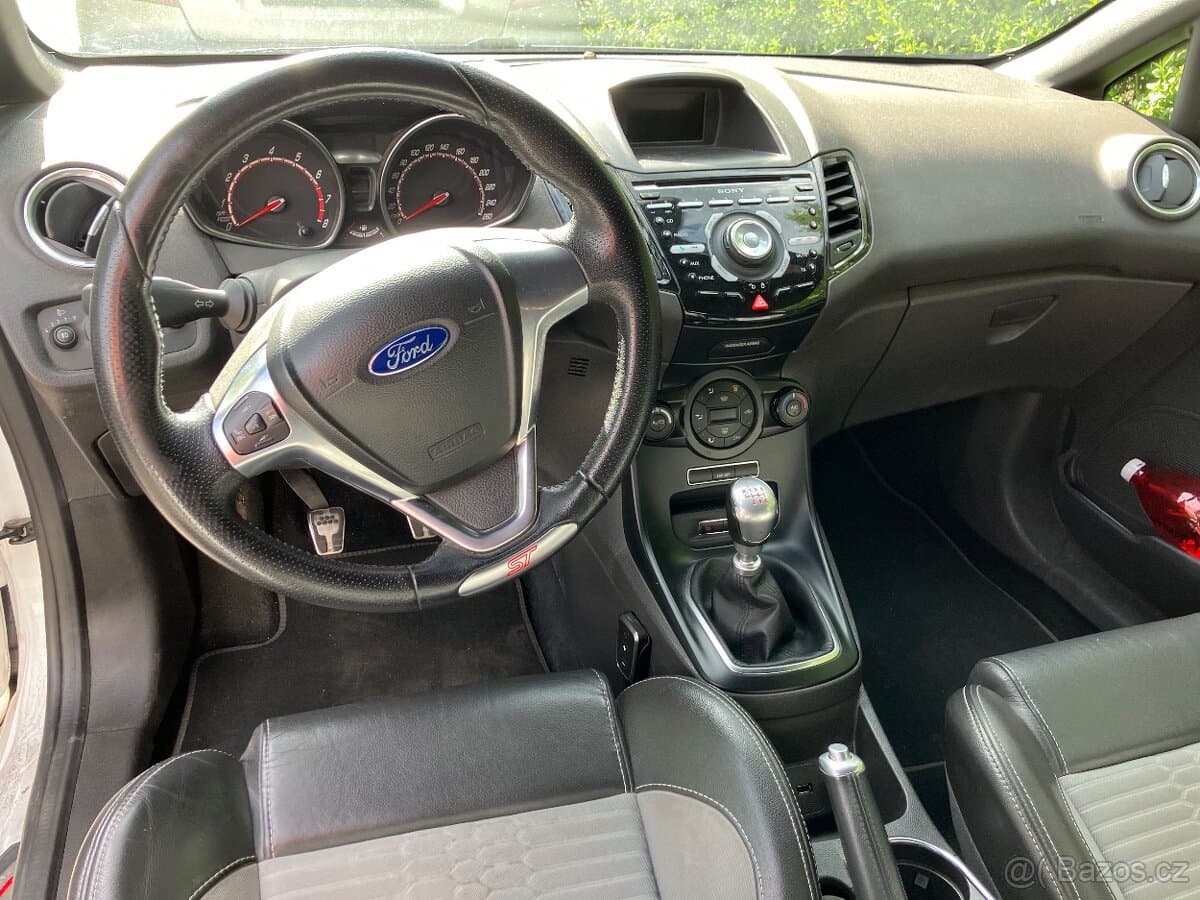 2015 Ford FIESTA - 8