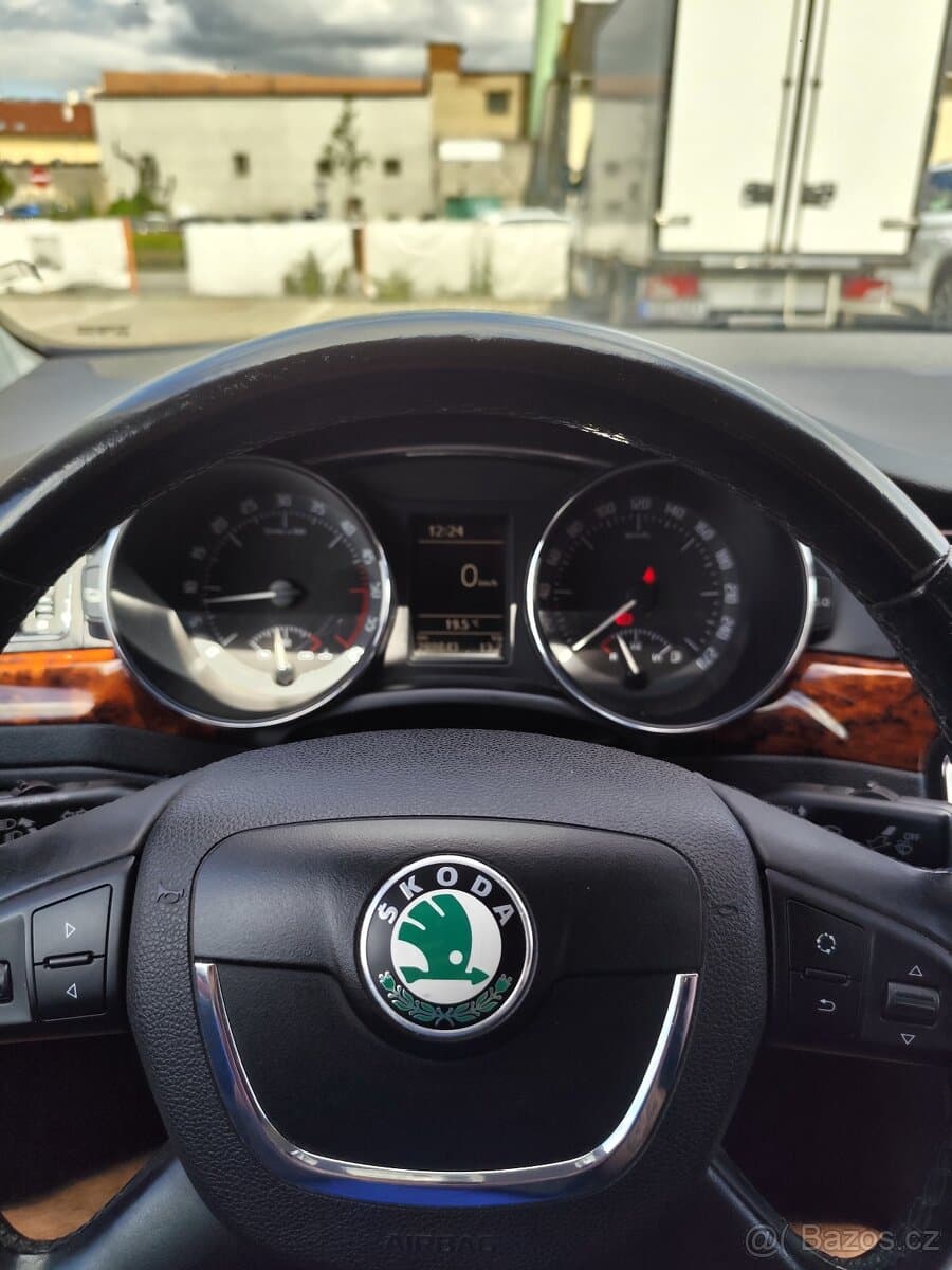 2010 Škoda SUPERB - 8