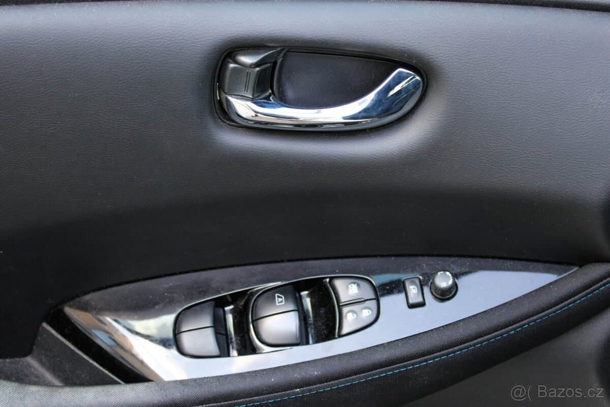 2020 Nissan LEAF - 8