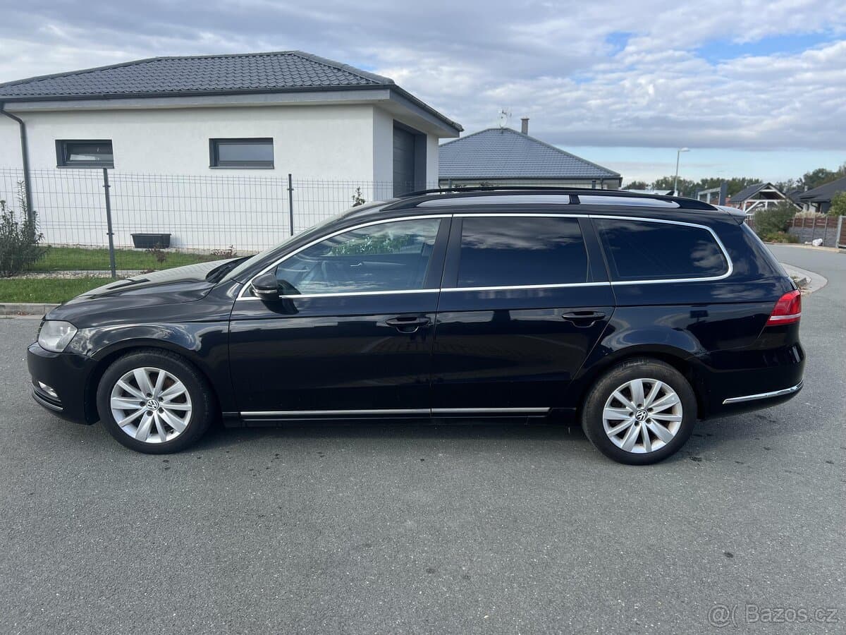 2011 Volkswagen PASSAT - 8