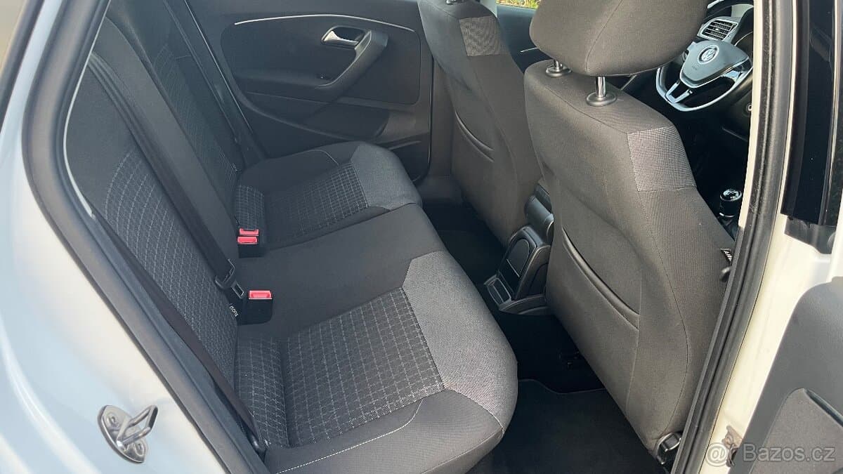 2015 Volkswagen POLO - 8