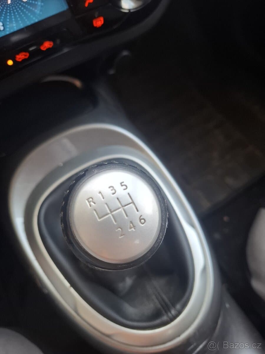 2015 Nissan JUKE - 8