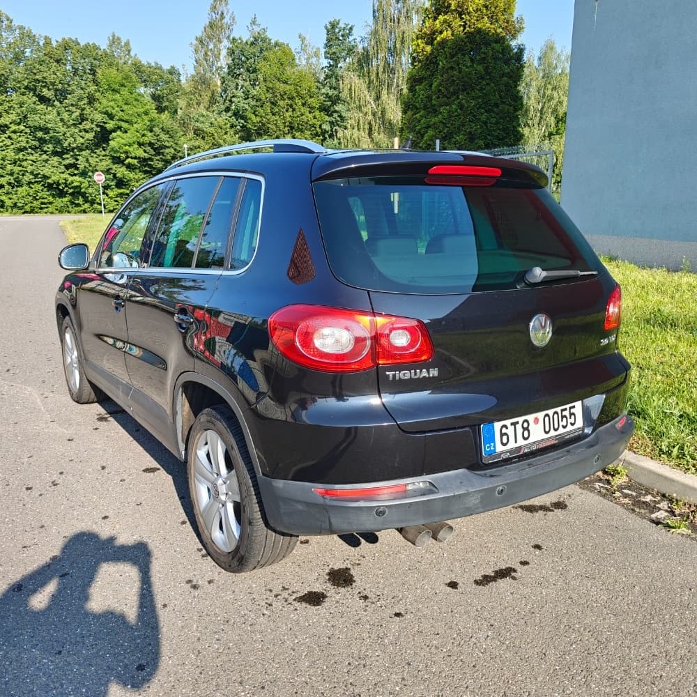 2010 Volkswagen TIGUAN - 8