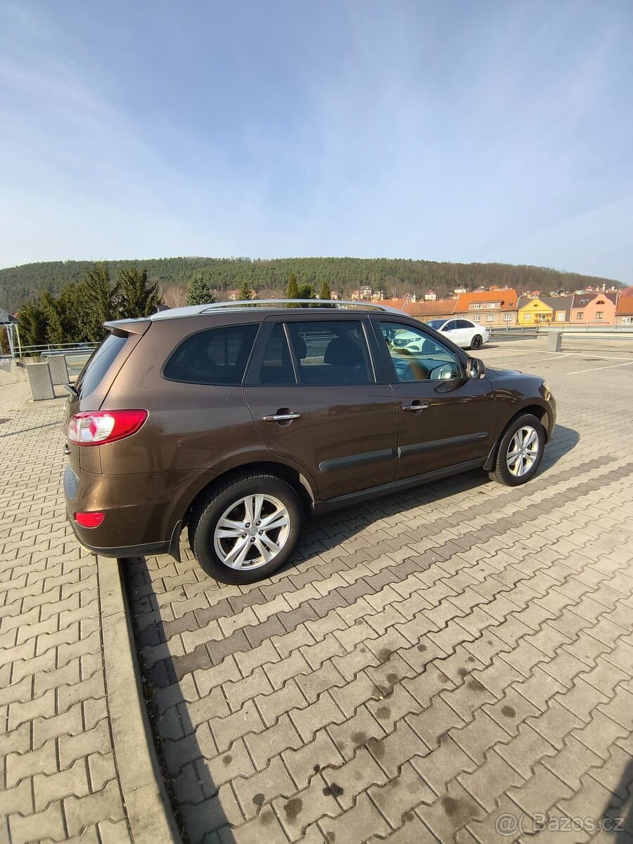 2012 Hyundai SANTA FE - 8