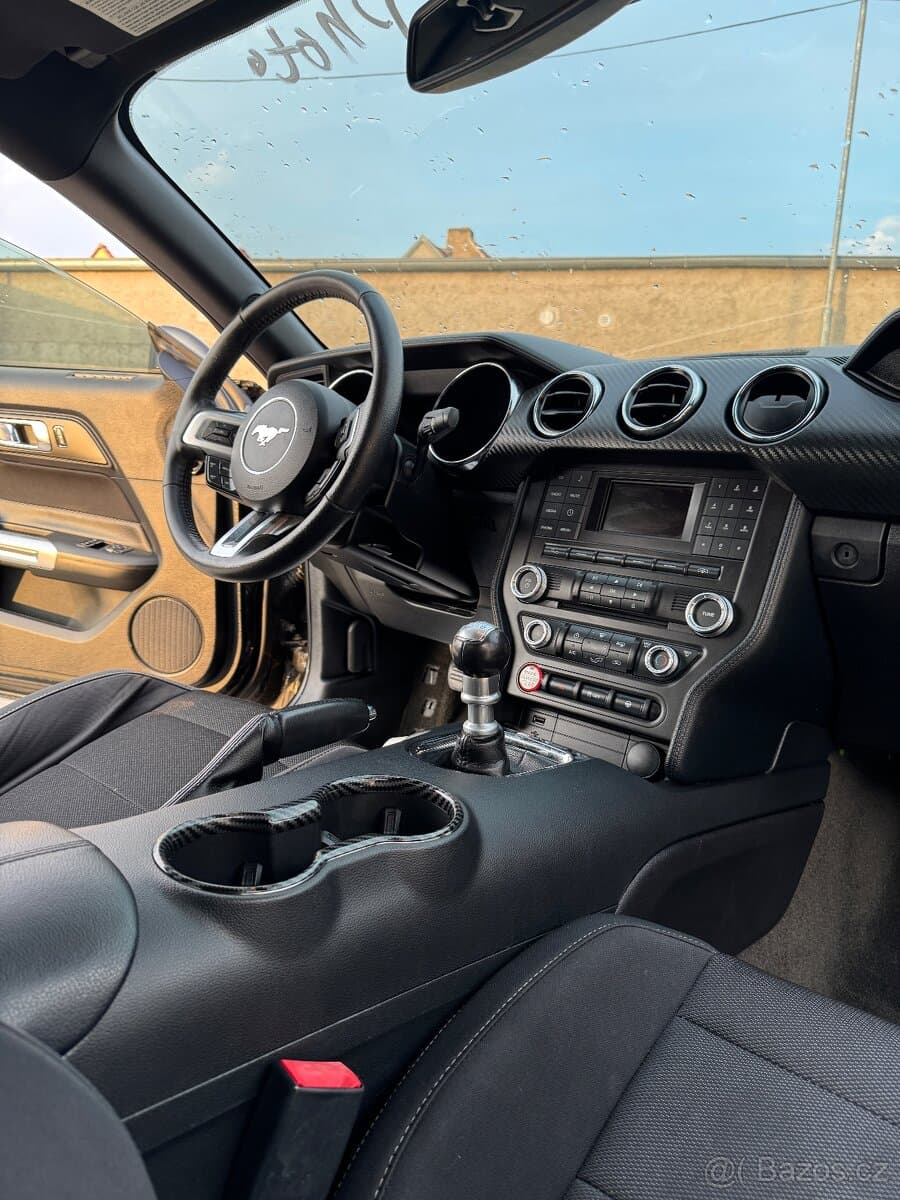 2017 Ford MUSTANG - 8