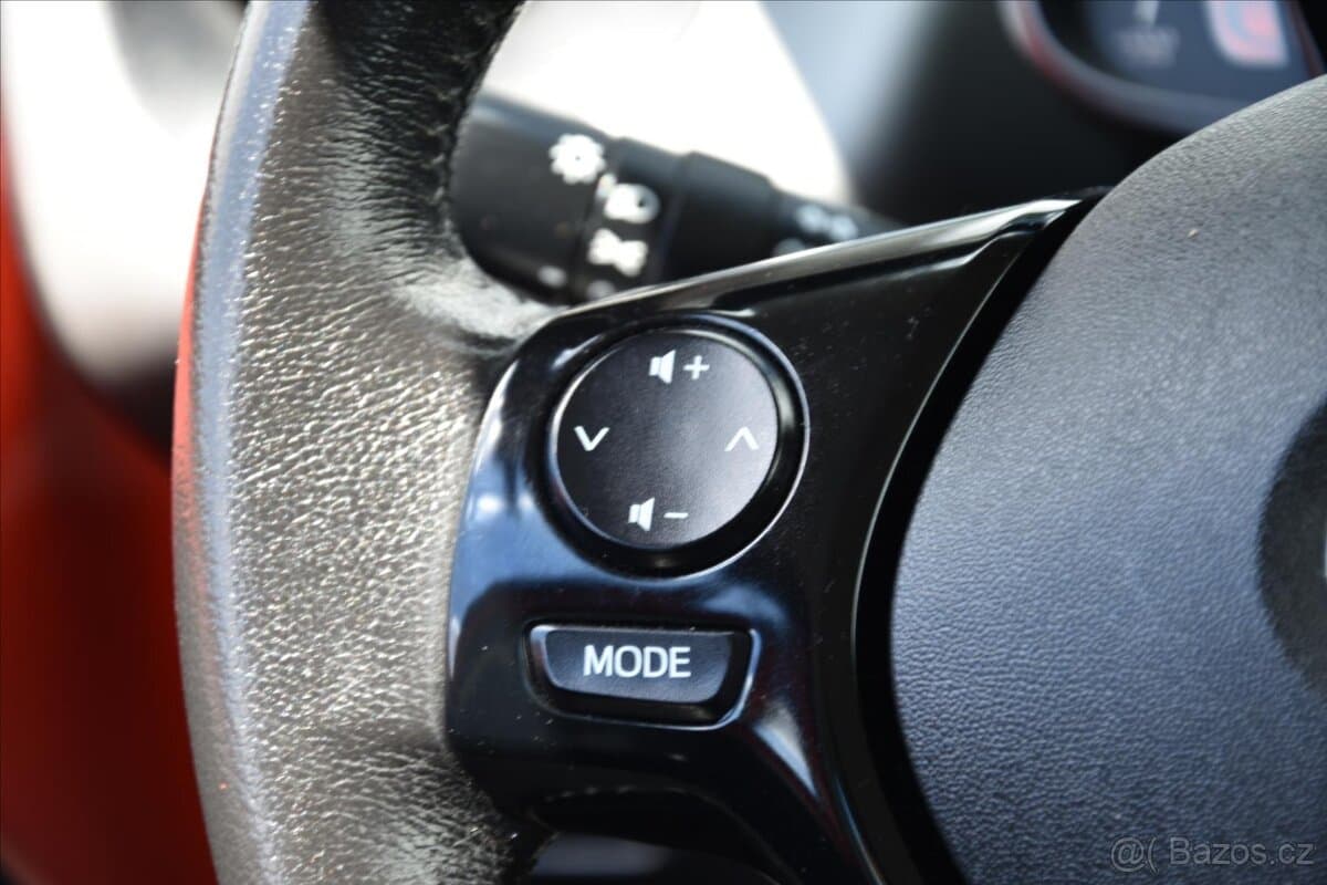 2015 Toyota AYGO - 8