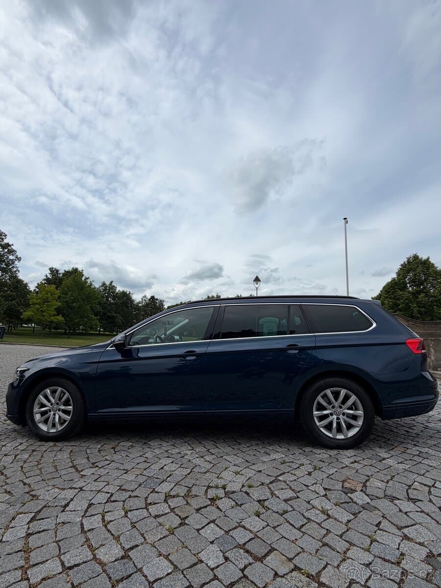 2019 Volkswagen PASSAT - 8