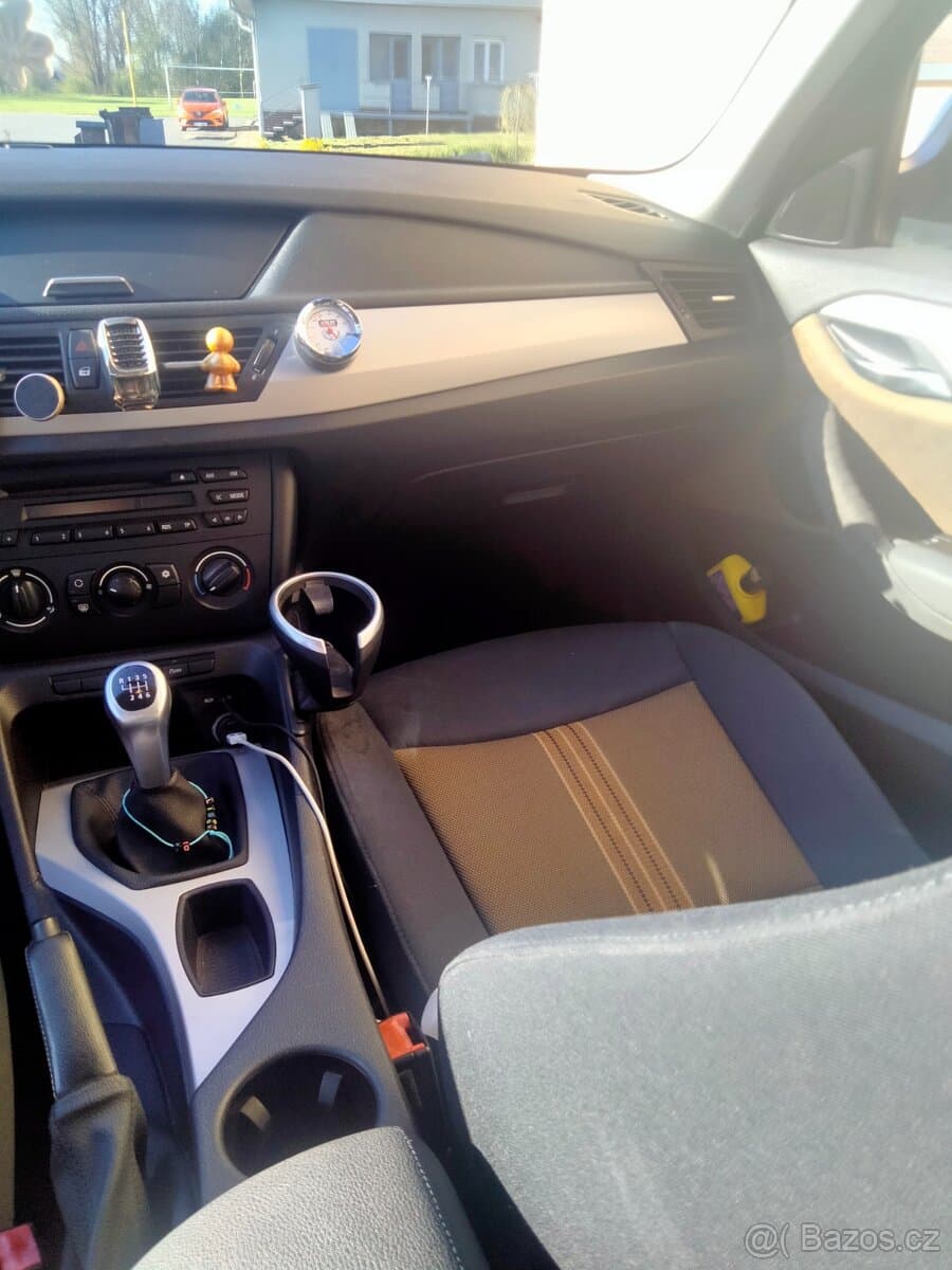 2010 BMW X1 - 8