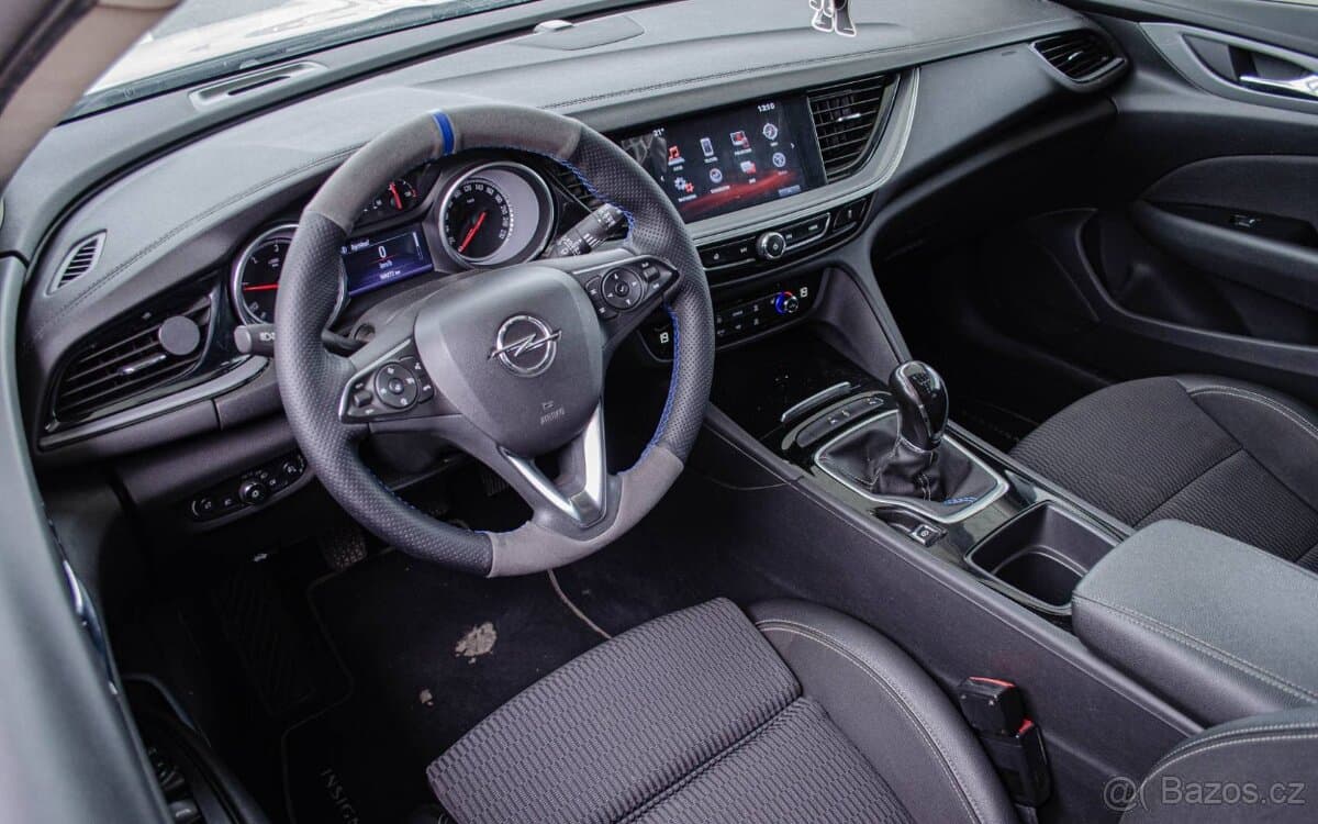 2017 Opel INSIGNIA - 8