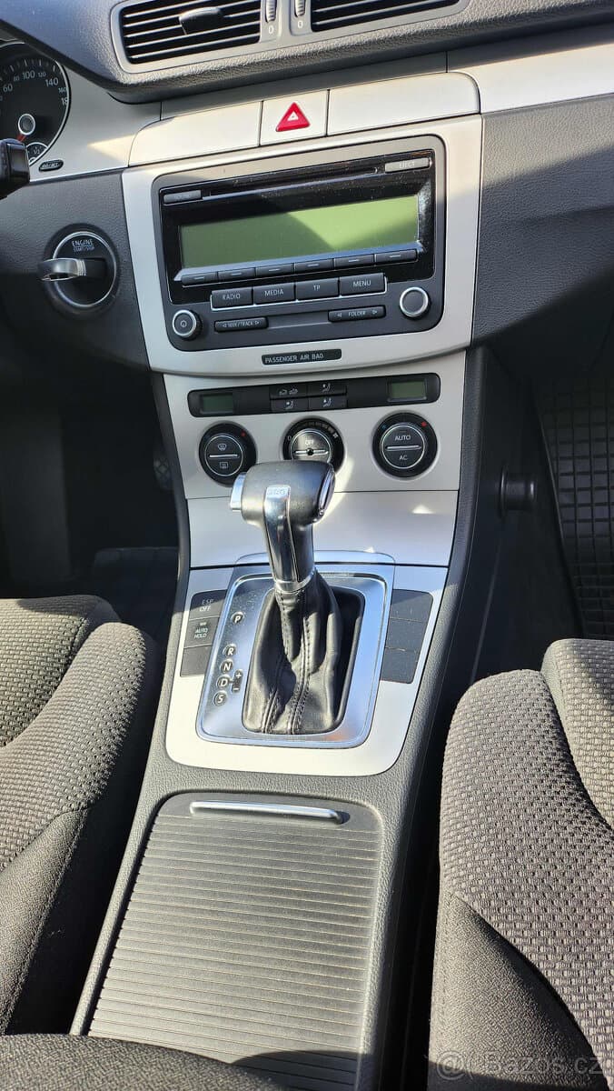 2009 Volkswagen PASSAT - 8