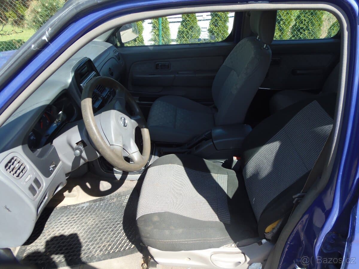 2002 Nissan NAVARA - 8