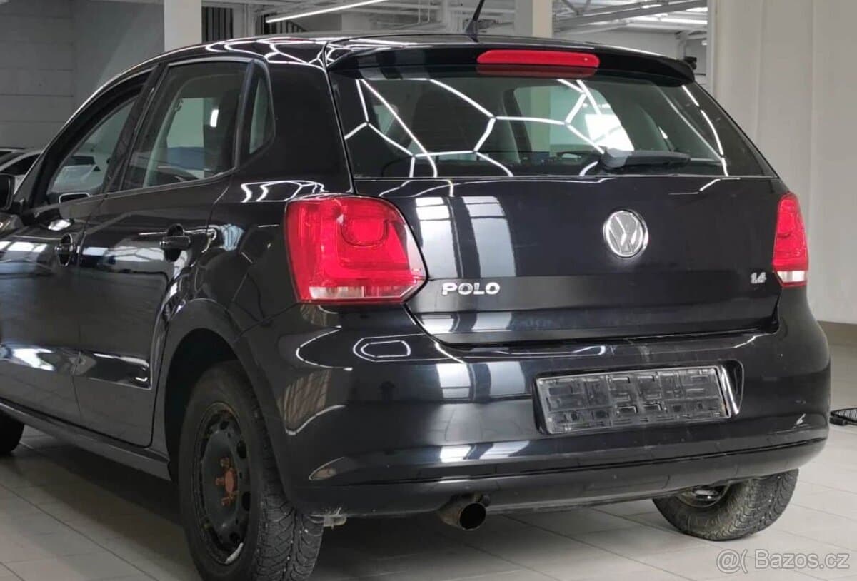 2011 Volkswagen POLO - 8