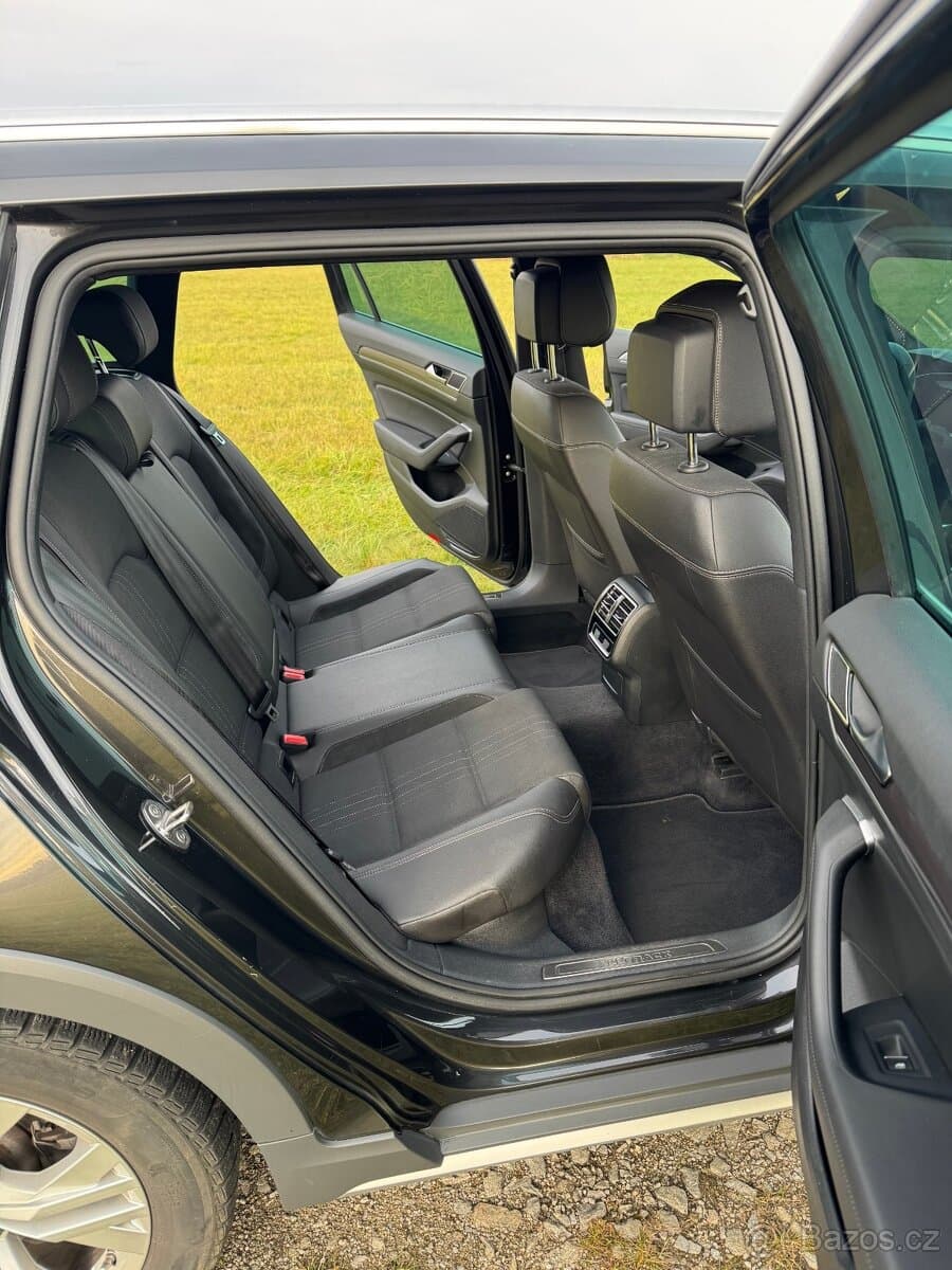 2018 Volkswagen PASSAT - 8