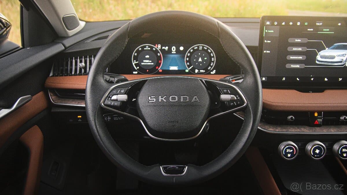 2021 Škoda SUPERB - 8