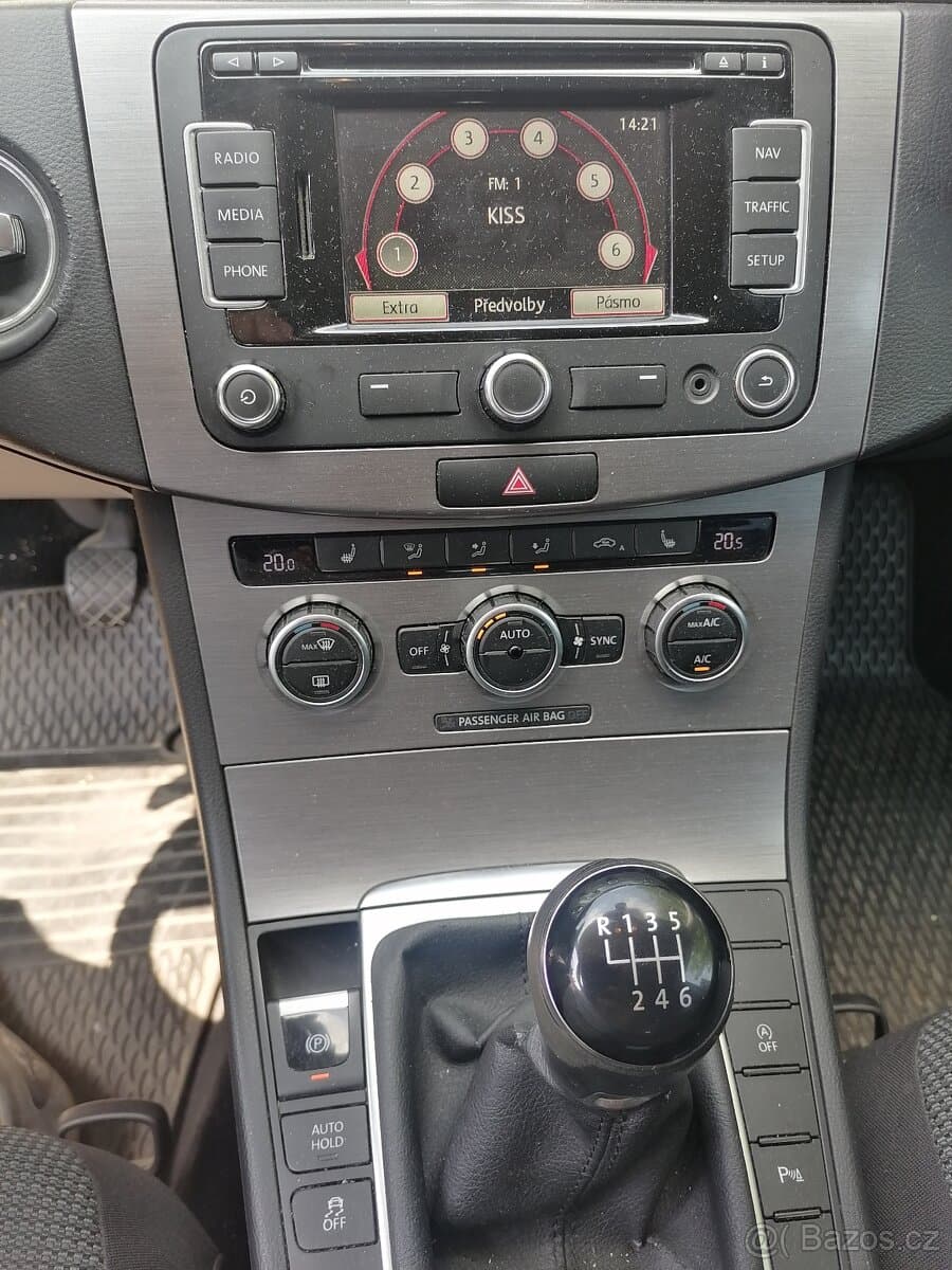 2014 Volkswagen PASSAT - 8