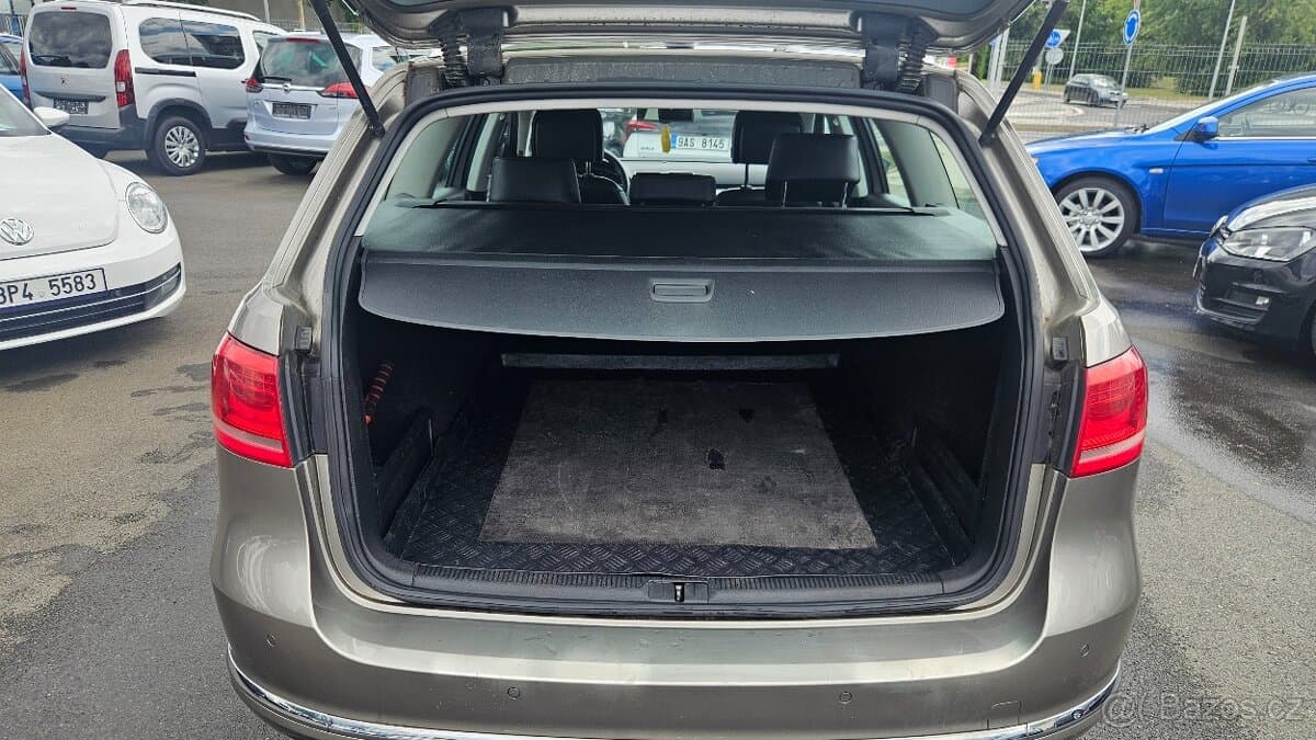 2013 Volkswagen PASSAT - 8