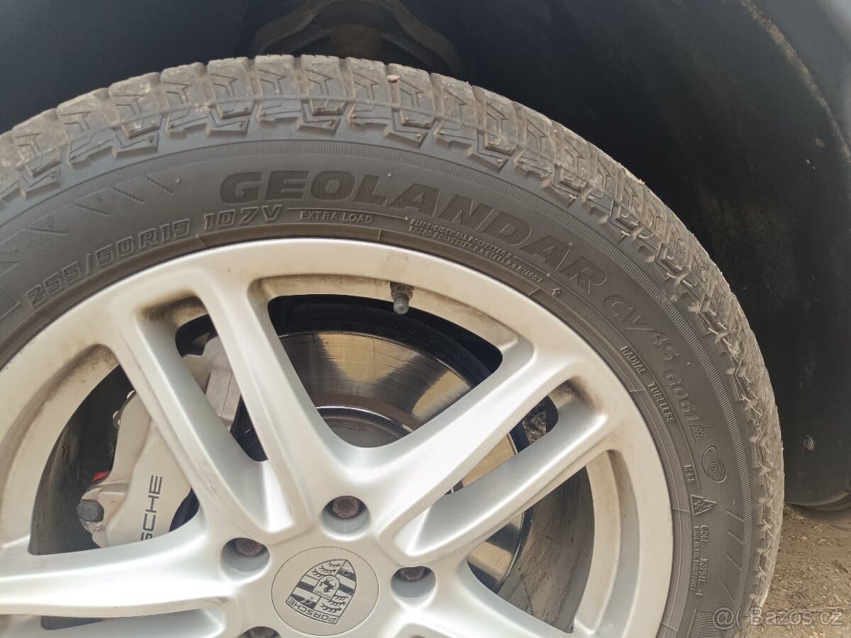 2004 Porsche CAYENNE - 8