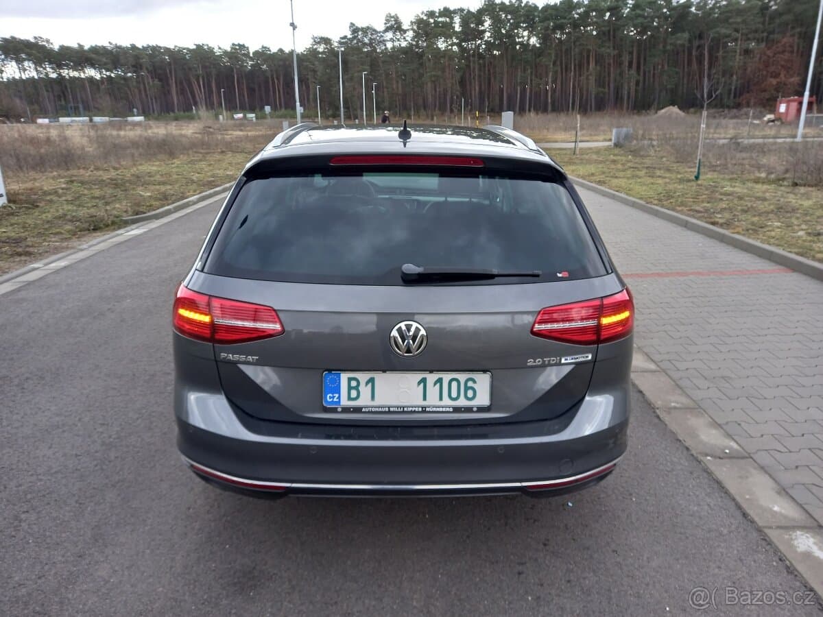 2015 Volkswagen PASSAT - 8