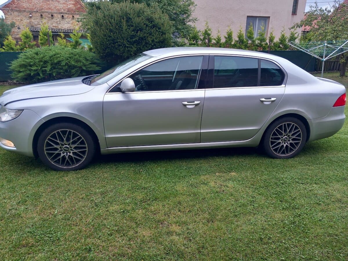 2011 Škoda SUPERB - 8