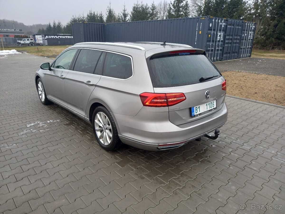 2015 Volkswagen PASSAT - 8