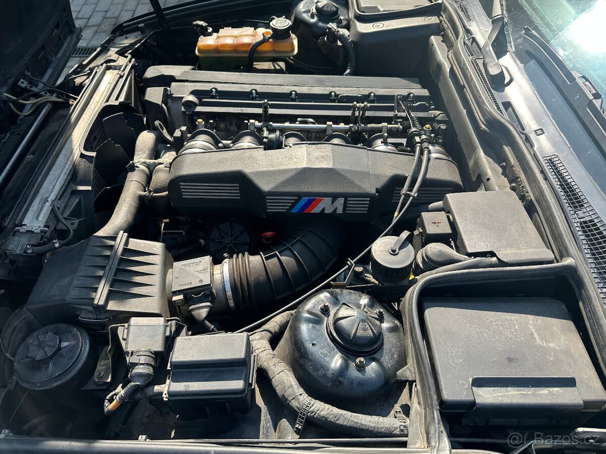 1989 BMW M5 - 8