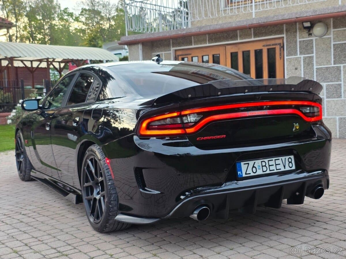 2017 Dodge CHARGER - 8
