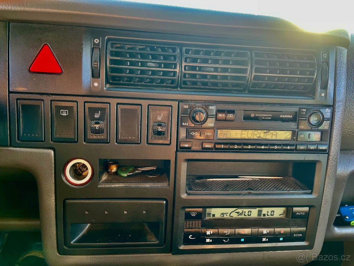 2000 Volkswagen CARAVELLE - 8