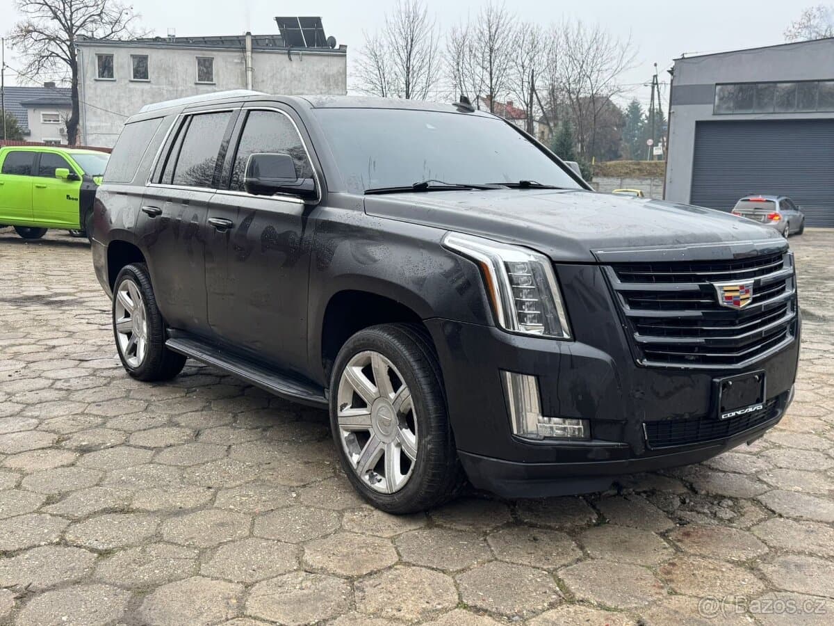 2015 Cadillac ESCALADE - 8
