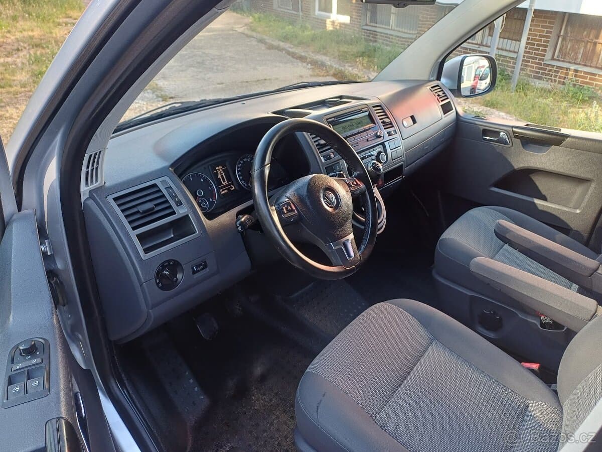 2011 Volkswagen TRANSPORTER - 8