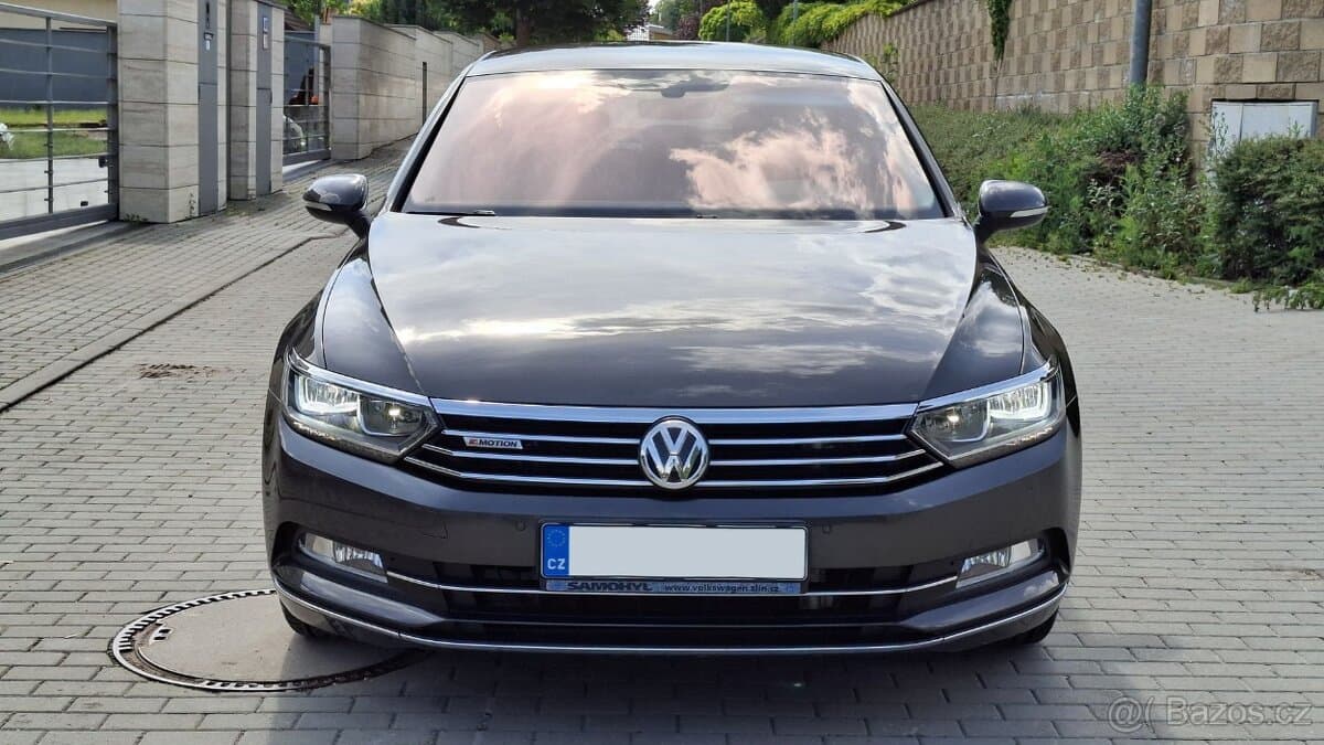 2016 Volkswagen PASSAT - 8