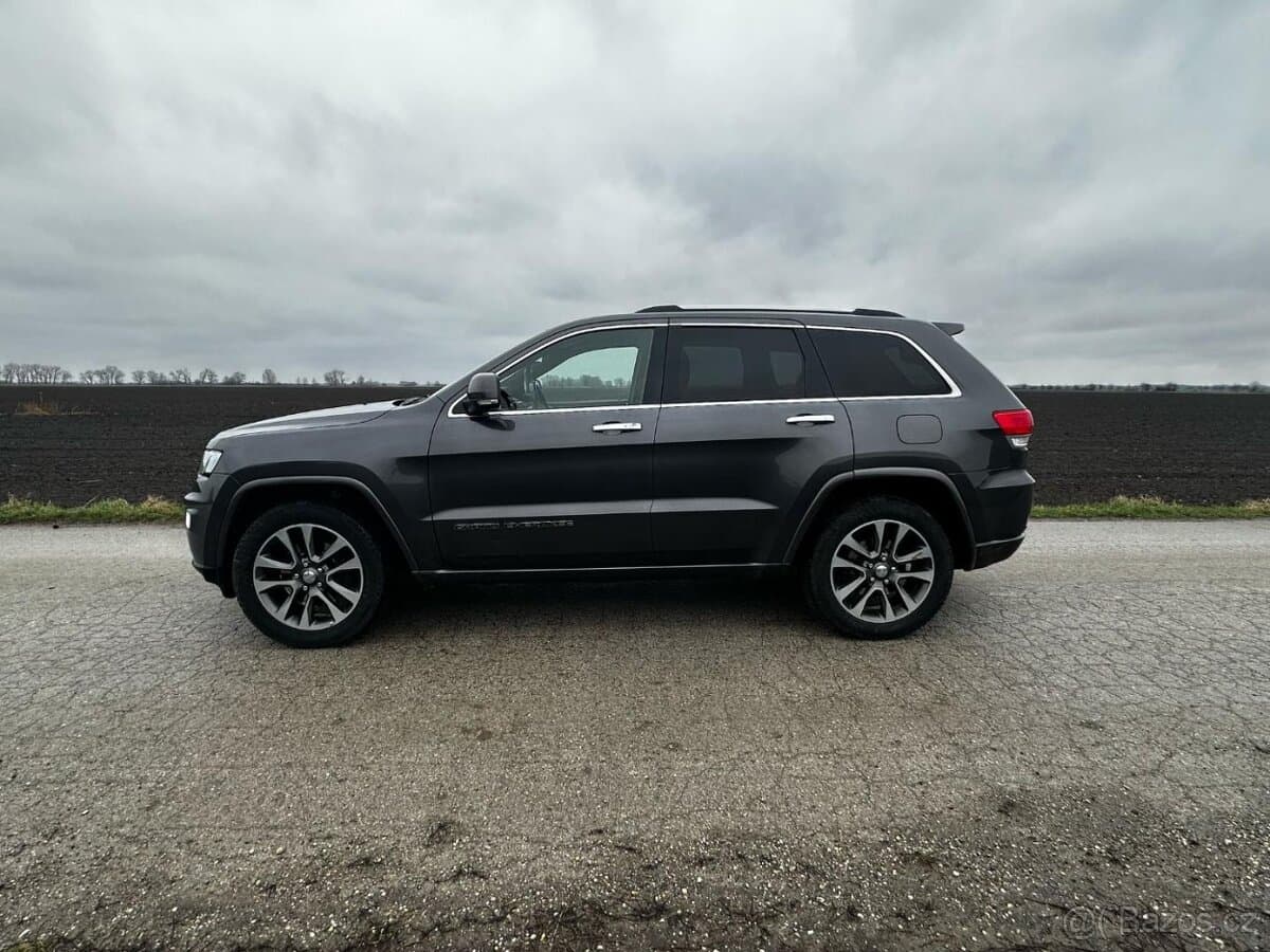 2017 Jeep CHEROKEE - 8