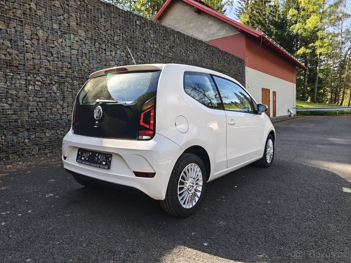 2017 Volkswagen UP! - 8
