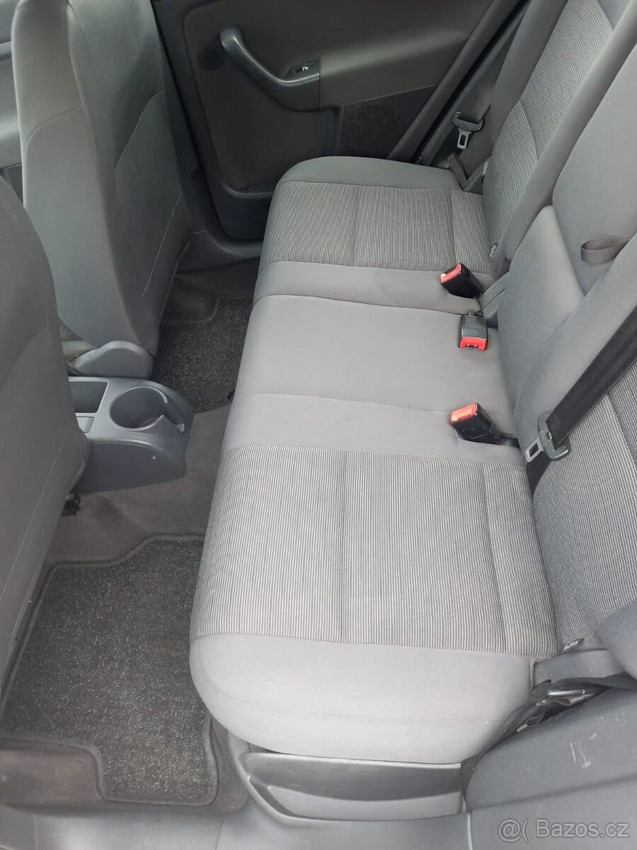 2006 Volkswagen GOLF - 8