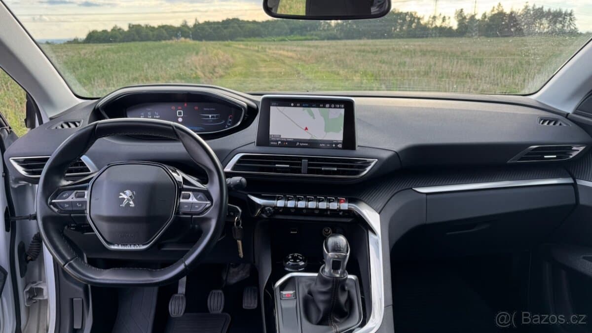 Peugeot 5008 - 8