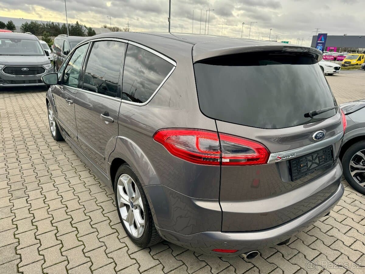 2012 Ford S-MAX - 8