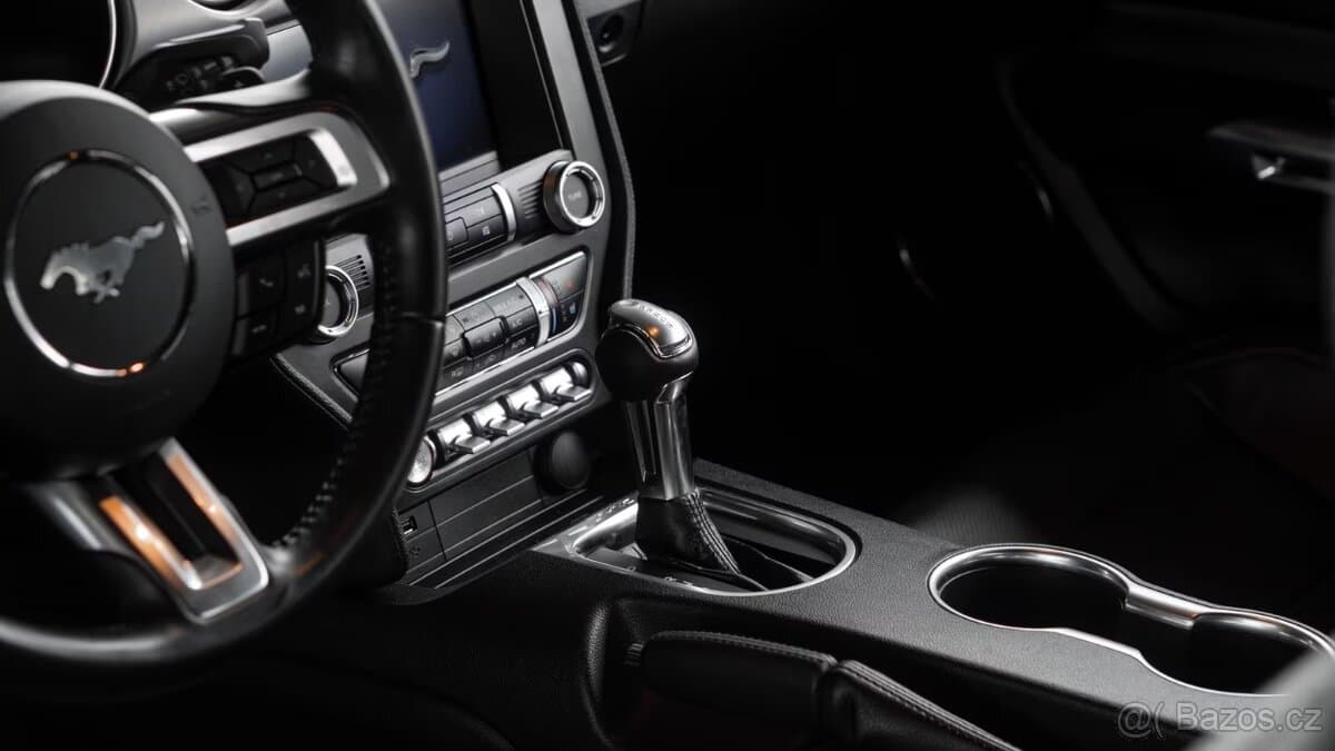 2020 Ford MUSTANG - 8