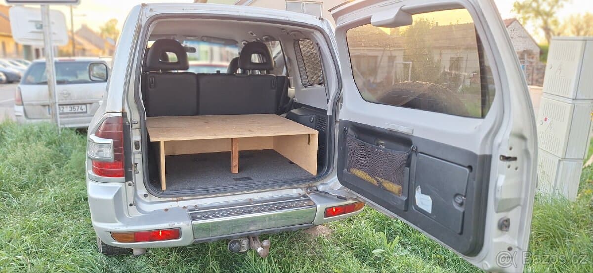 2001 Mitsubishi PAJERO - 8