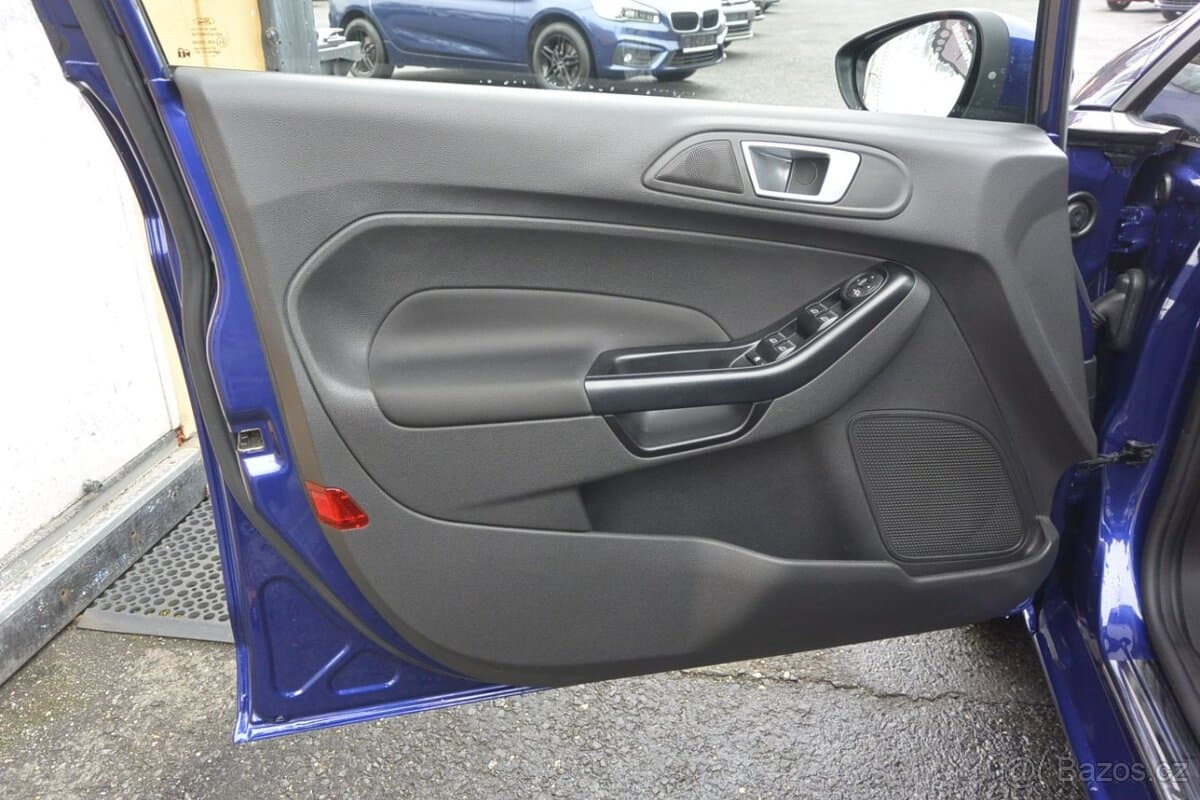 2015 Ford FIESTA - 8