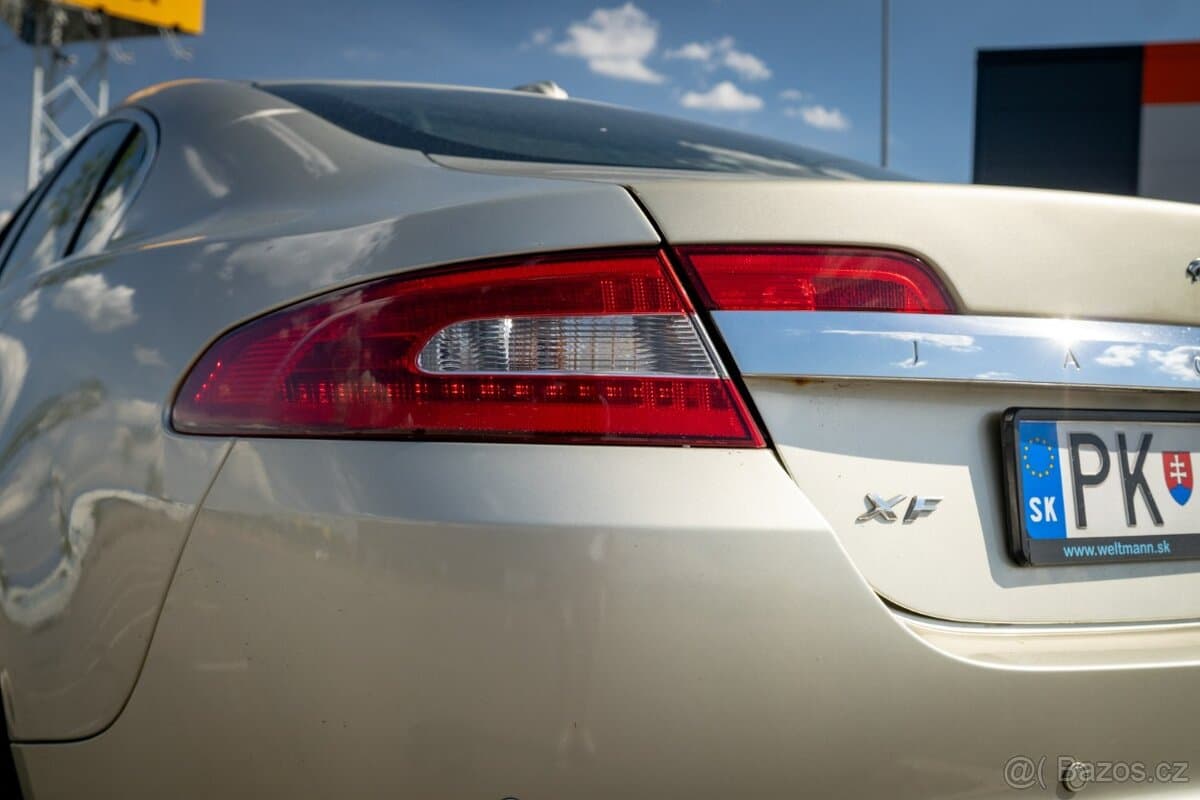 2008 Jaguar XF - 8