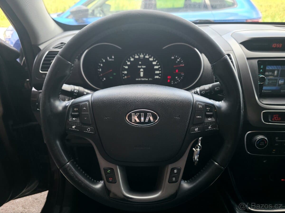 2014 Kia SORENTO - 8
