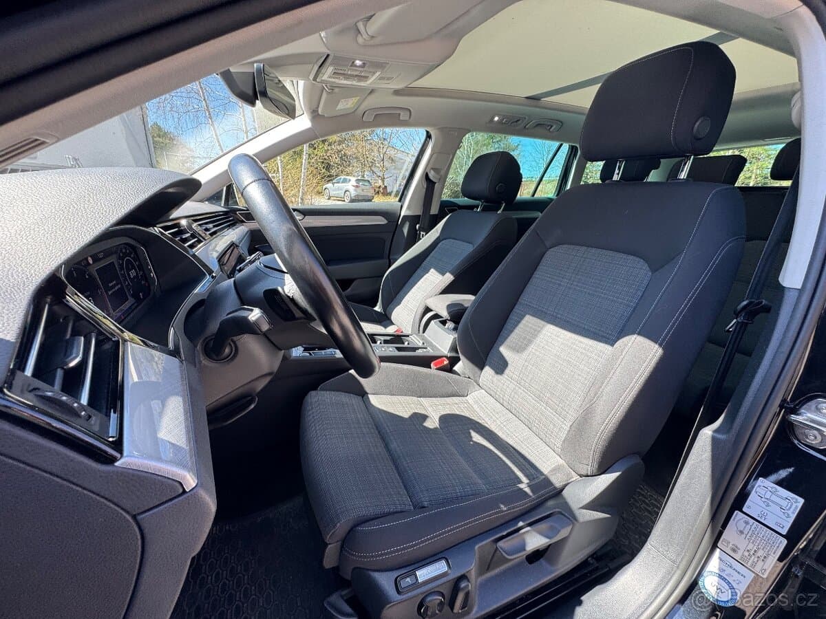 2022 Volkswagen PASSAT - 8