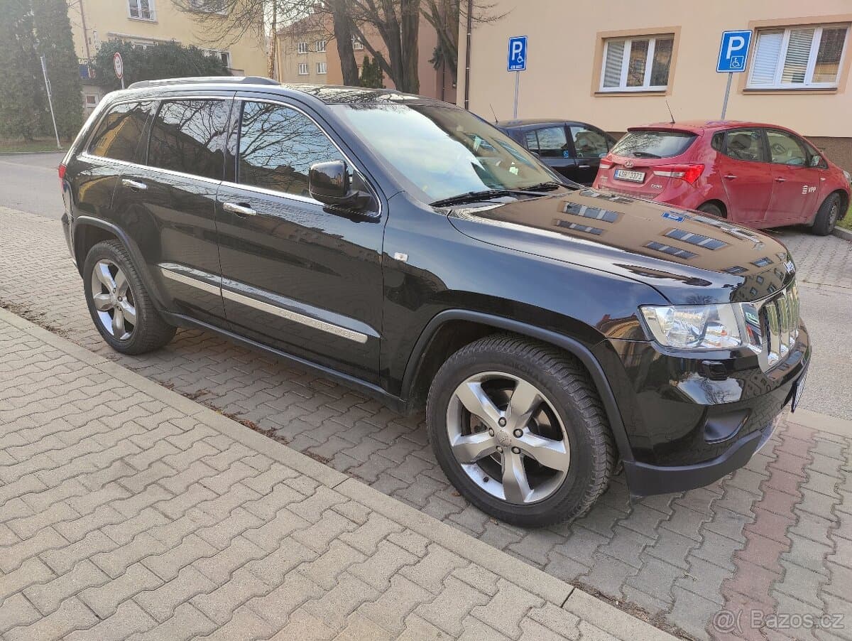 2013 Jeep CHEROKEE - 8