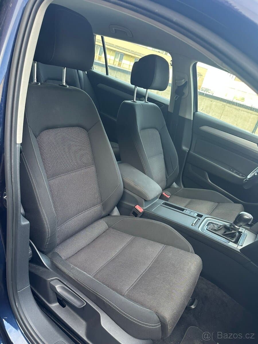 2015 Volkswagen PASSAT - 8
