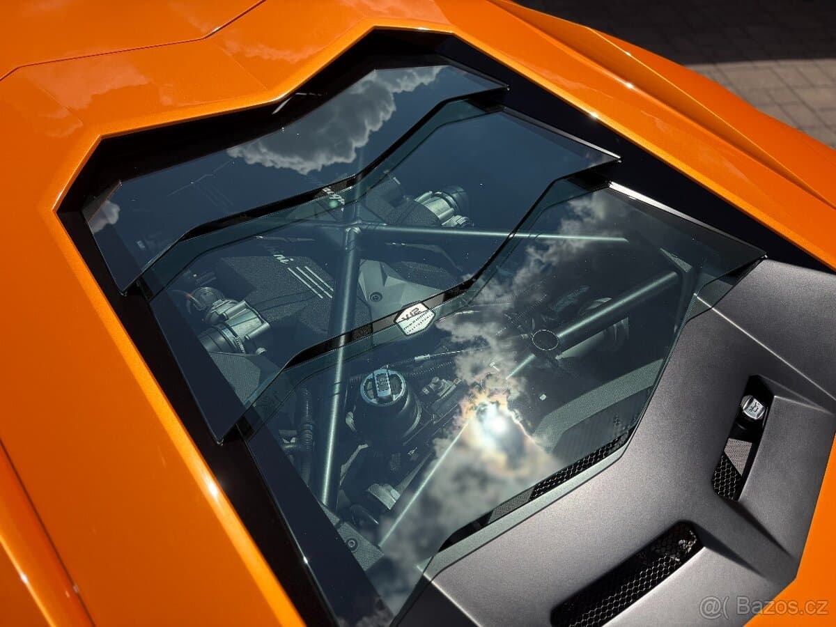 2018 Lamborghini AVENTADOR - 8
