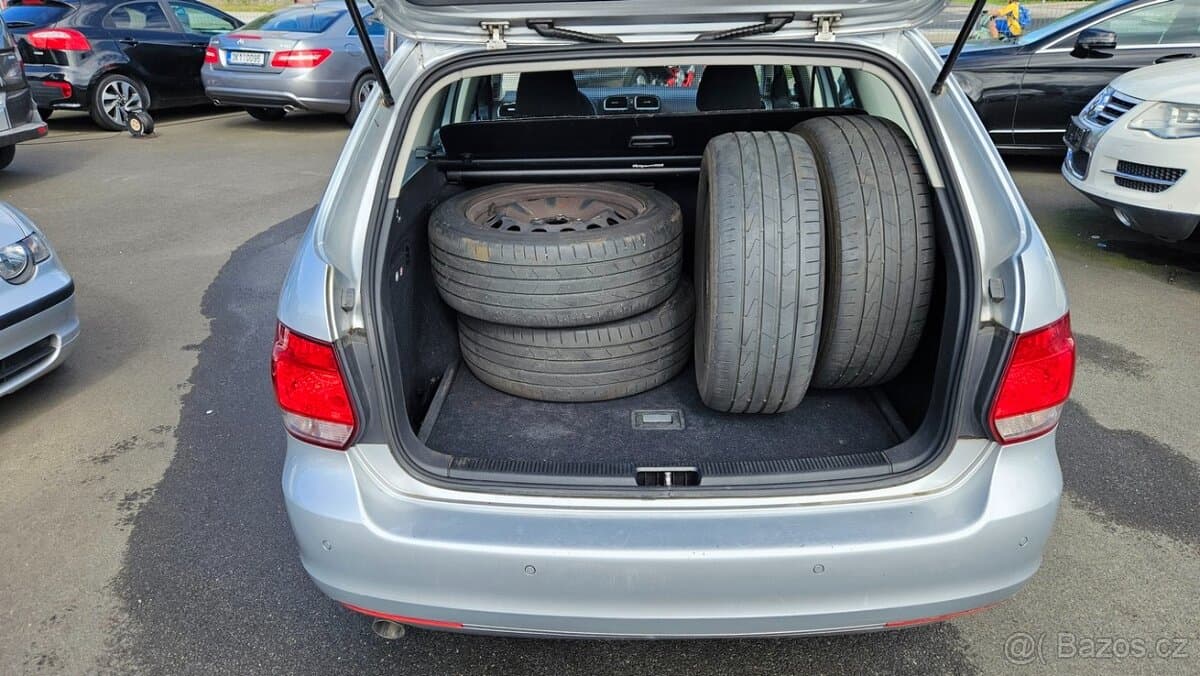 2011 Volkswagen GOLF - 8