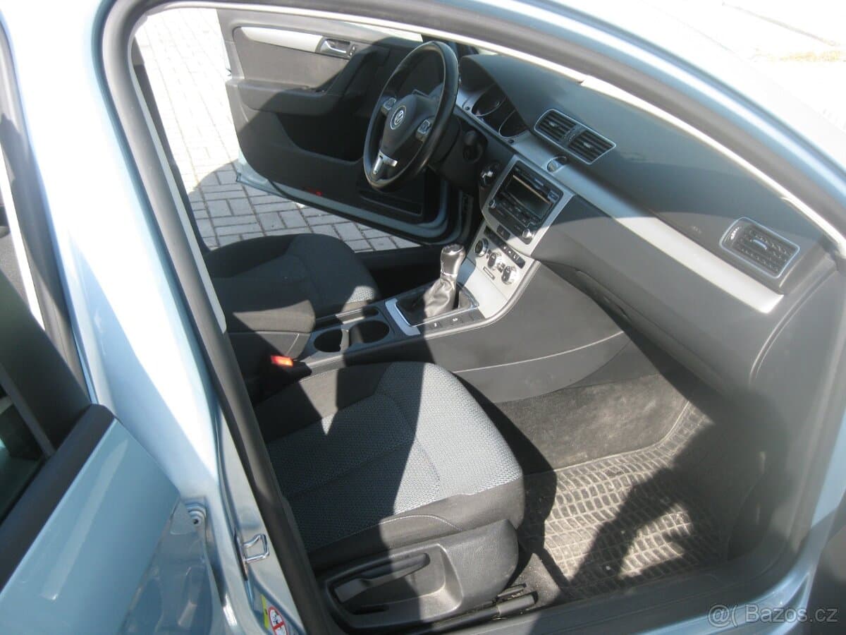 2013 Volkswagen PASSAT - 8