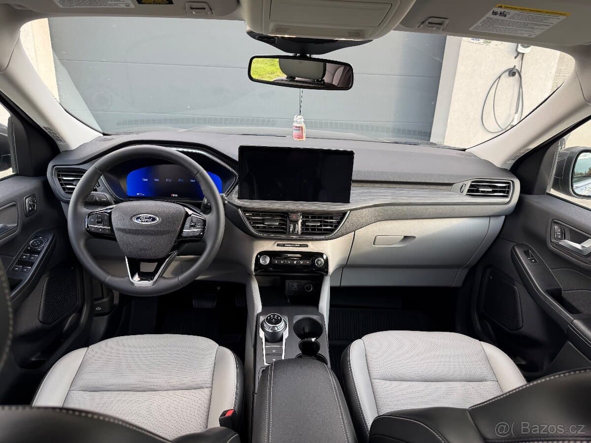 2023 Ford KUGA - 8