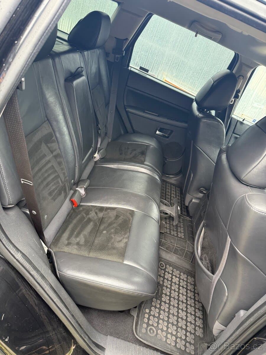2010 Jeep CHEROKEE - 8